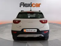 Usado Kia Stonic 101 CV (74 kW) 2025 Blanco SUV