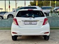 Usado Toyota Yaris Active 69 CV (50 kW) 2013 Blanco Utilitario