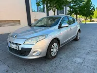 Usado Renault Mégane Expression 105 CV (77 kW) 2009 Gris / plata Berlina