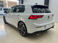 Usado VW Golf VIII GTI 245 CV (180 kW) 2021 Blanco Berlina