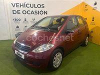 Usado Mercedes A150 Classic 95 CV (69 kW) 2007 Granate Monovolumen