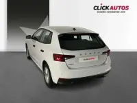 Usado Skoda Fabia Essence 80 CV (58 kW) 2025 Blanco Utilitario
