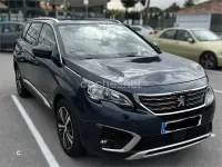 Usado Peugeot 5008 Allure 120 CV (88 kW) 2017 Negro SUV