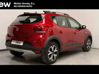 Usado Dacia Sandero Comfort 91 CV (66 kW) 2022 Rojo Utilitario