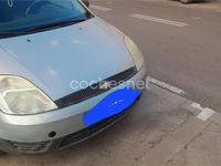 Usado Ford Fiesta Trend 68 CV (50 kW) 2004 Gris / plata Utilitario