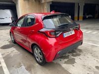 Usado Toyota Yaris Hybrid Active 116 CV (85 kW) 2025 Rojo Berlina