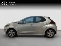 Usado Toyota Yaris Hybrid Active 116 CV (85 kW) 2025 Gris / plata Berlina