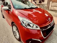 Usado Peugeot 208 Style 82 CV (60 kW) 2016 Granate Utilitario