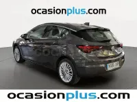 Usado Opel Astra Excellence 125 CV (91 kW) 2016 Gris / plata Berlina