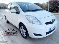 Usado Toyota Yaris Life 90 CV (66 kW) 2010 Blanco Berlina