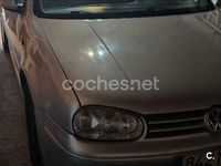 Usado VW Golf IV Conceptline 105 CV (77 kW) 2001 Gris / plata Berlina