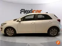 Usado Kia Rio 100 CV (73 kW) 2023 Blanco Berlina