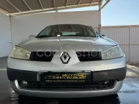 Usado Renault Mégane Authentique 80 CV (58 kW) 2005 Gris / plata Berlina