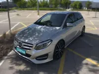 Usado Mercedes B200 139 CV (102 kW) 2015 Gris Monovolumen