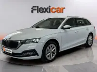 Usado Skoda Octavia Ambition 150 CV (110 kW) 2024 Blanco Familiar