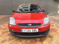 Usado Ford Fiesta Futura 68 CV (50 kW) 2008 Rojo Berlina