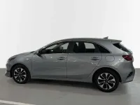 Usado Kia Ceed 101 CV (74 kW) 2025 Plateado Utilitario