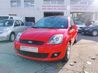 Usado Ford Fiesta 80 CV (58 kW) 2007 Rojo Utilitario