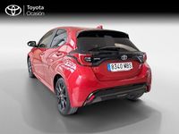 Usado Toyota Yaris Hybrid Style 116 CV (85 kW) 2022 Rojo Berlina