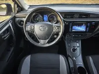 Usado Toyota Auris Hybrid Advance 136 CV (100 kW) 2016 Azul Berlina