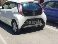 Usado Toyota Aygo X-play 69 CV (50 kW) 2017 Blanco Utilitario
