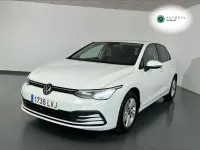 Usado VW Golf VIII 110 CV (80 kW) 2021 Blanco Berlina
