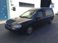 Usado Ford Mondeo Ghia 131 CV (96 kW) 1998 Negro Berlina
