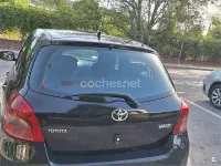 Usado Toyota Yaris 90 CV (66 kW) 2007 Negro Utilitario