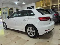 Usado Audi A3 Sportback Ambiente 204 CV (150 kW) 2017 Blanco Utilitario