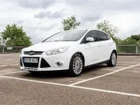 Usado Ford Focus Titanium 115 CV (84 kW) 2012 Blanco Berlina
