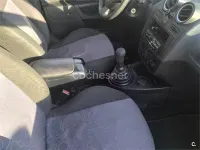 Usado Ford Fiesta Ambiente 70 CV (51 kW) 2007 Gris / plata Utilitario