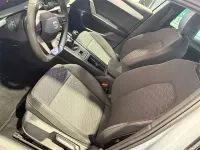 Usado Seat Leon FR 150 CV (110 kW) 2021 Gris / platagris plata Berlina