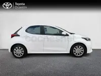 Usado Toyota Yaris Hybrid Active 116 CV (85 kW) 2023 Blanco Berlina