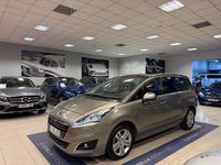 Usado Peugeot 5008 Allure 120 CV (88 kW) 2016 Beige Monovolumen