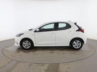 Usado Toyota Yaris Hybrid Active 116 CV (85 kW) 2021 Blanco Berlina