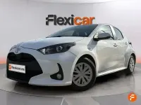 Usado Toyota Yaris Active 69 CV (50 kW) 2021 Blanco Utilitario