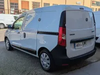Usado Dacia Dokker Essentiel 107 CV (78 kW) 2021 Blanco Monovolumen