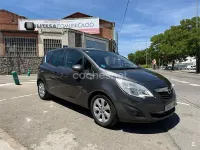 Usado Opel Meriva Essentia 100 CV (73 kW) 2011 Gris / plata Monovolumen