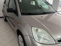 Usado Ford Fiesta Trend 68 CV (50 kW) 2004 Beige Utilitario