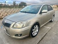 Usado Toyota Avensis Executive 126 CV (92 kW) 2006 Beige Berlina