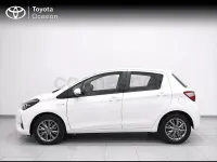Usado Toyota Yaris Hybrid Active 100 CV (73 kW) 2017 Blanco Berlina