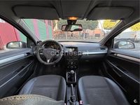 Usado Opel Astra Enjoy 115 CV (84 kW) 2009 Gris / plata Berlina