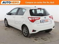 Usado Toyota Yaris Hybrid Active 101 CV (74 kW) 2019 Blanco Berlina