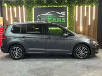 Usado VW Touran Advance 150 CV (110 kW) 2018 Gris / plata Monovolumen