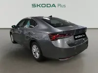 Usado Skoda Octavia Selection 150 CV (110 kW) 2025 Gris / plata Berlina