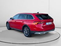 Usado Skoda Octavia Scout 150 CV (110 kW) 2021 Rojo Familiar