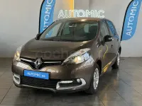 Usado Renault Scénic LIMITED 115 CV (84 kW) 2016 Marrón Monovolumen