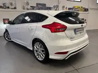 Usado Ford Focus Sport 120 CV (88 kW) 2015 Blanco Berlina