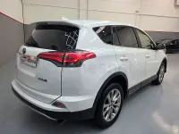 Usado Toyota RAV4 Advance 143 CV (105 kW) 2018 Blanco SUV