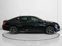 Usado Skoda Superb SportLine 150 CV (110 kW) 2023 Negro Berlina